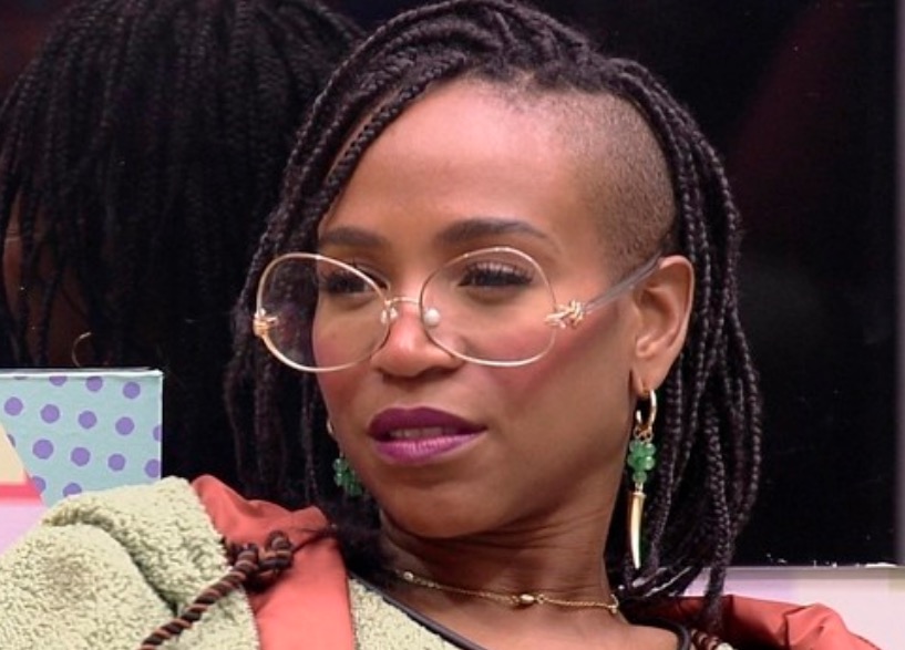 Karol Conká volta às redes sociais após cancelamento no BBB21