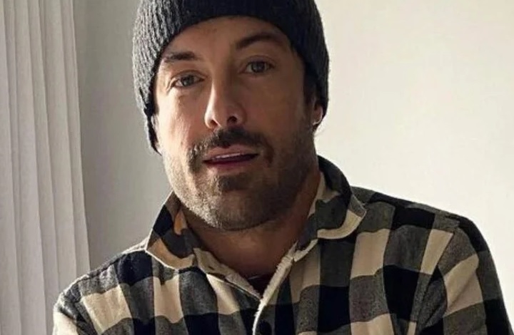 Kayky Brito passa por cirurgia na região da pelve e no braço direito