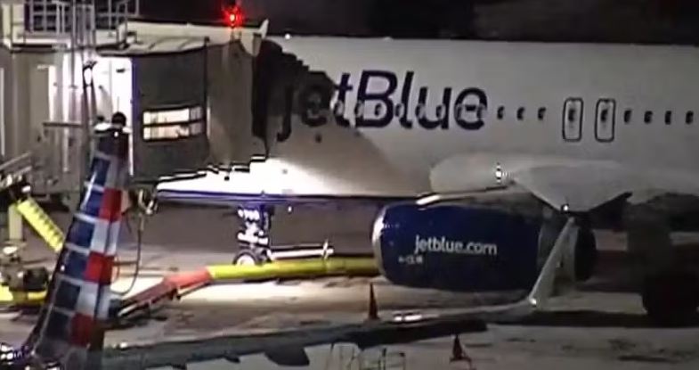 Dois corpos são encontrados no trem de pouso de avião