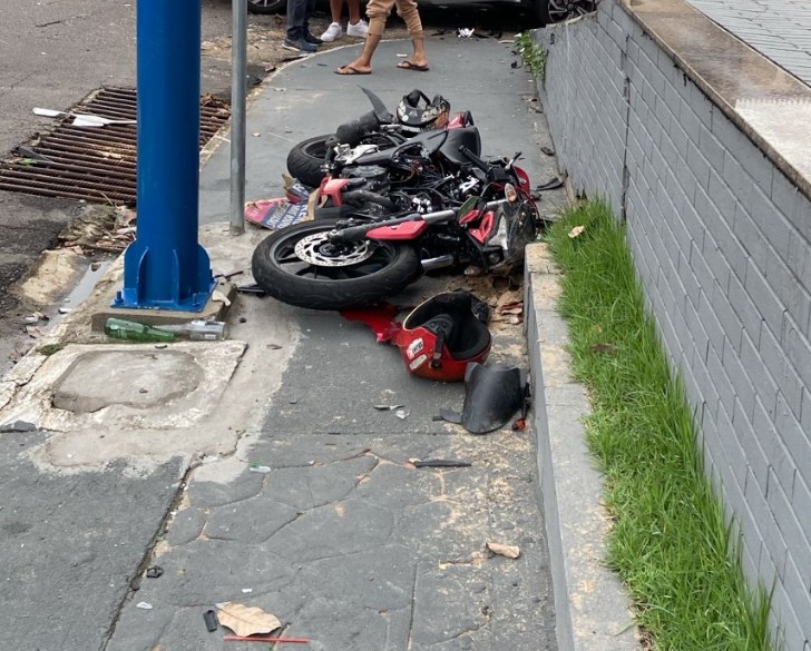 Motociclista fica ferido em acidente na Avenida João Valério