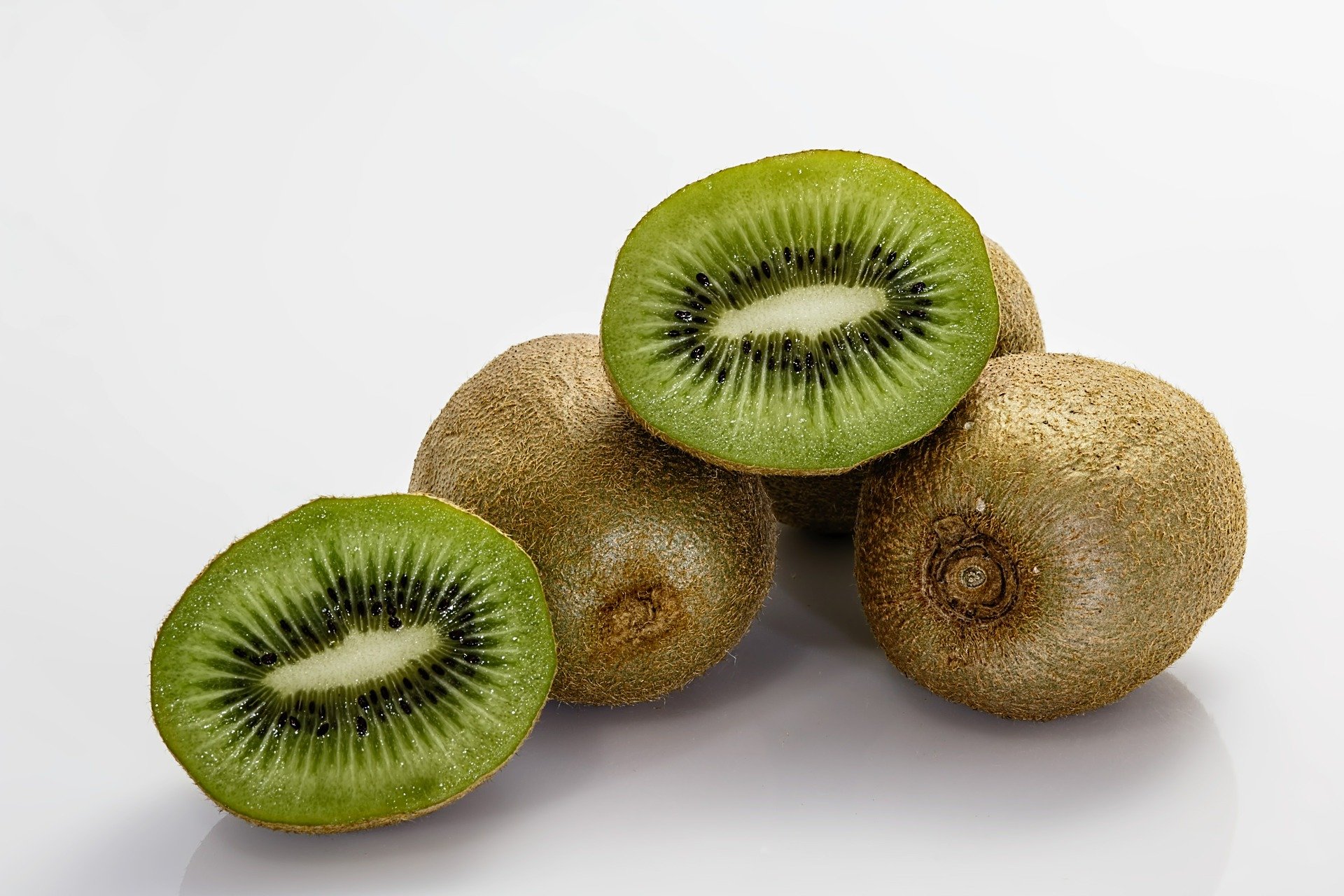 Saiba quais são os benefícios de consumir kiwi