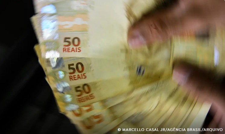 Governo congela R$ 7,7 bilhões em despesas para cumprir regra fiscal