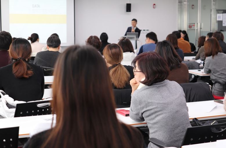 MEC vai aumentar o número de bolsas para formação de professores