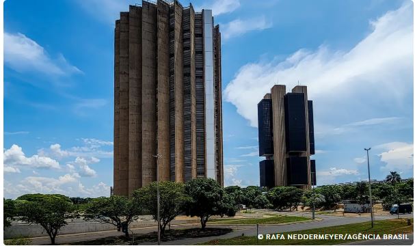 Brasileiros podem resgatar R$ 8,7 bilhões em valores a receber