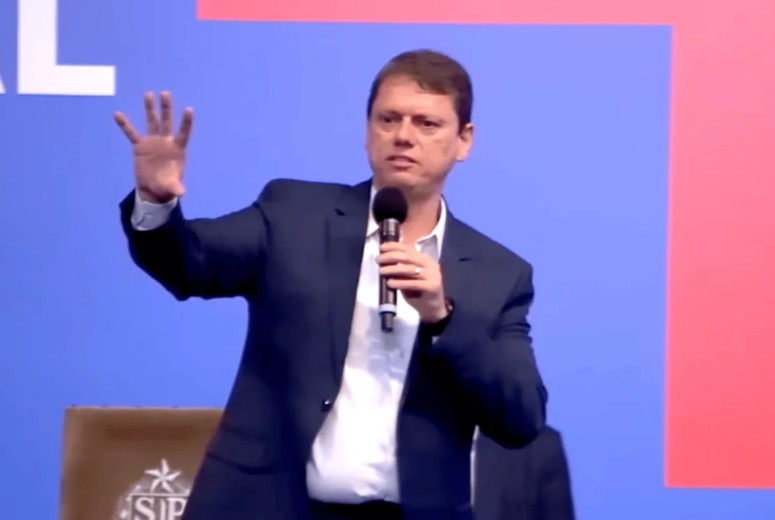 Às vésperas do Enem, governador de SP diz que "diploma tem cada vez menos relevância"