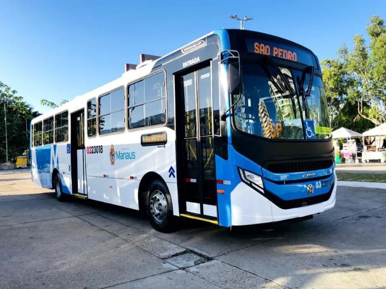 Rodoviários cancelam greve e ônibus circulam normalmente nesta quinta-feira