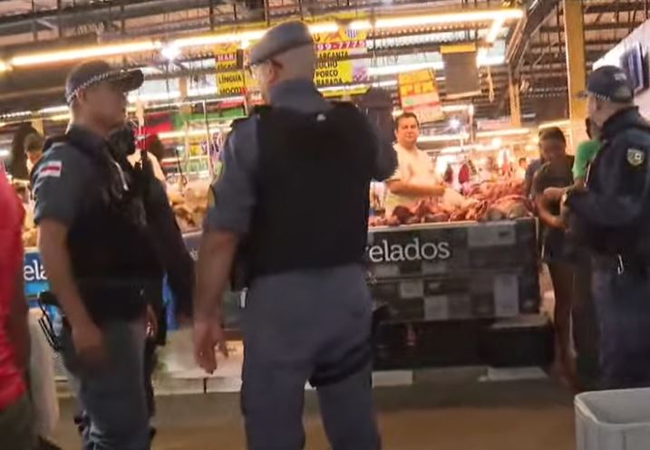 Polícia deflagra operação na Feira da Manaus Moderna 