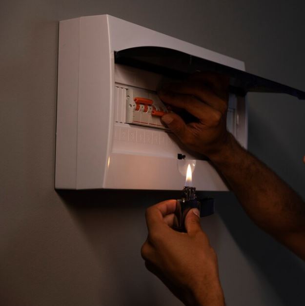 Veja lista de bairros que ficam sem energia neste domingo em Manaus 