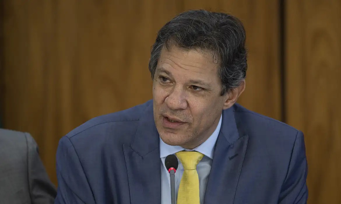 Haddad é diagnosticado com Covid e terá participação virtual no G20