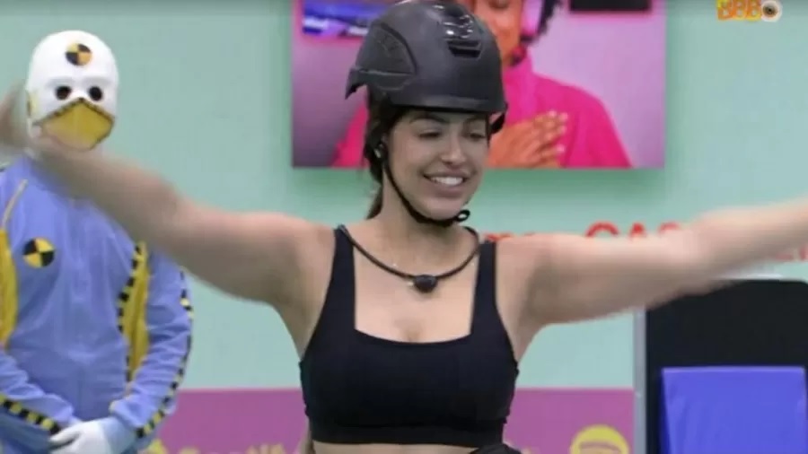 Após críticas de internautas, Tadeu dá parabéns atrasado a Laís 