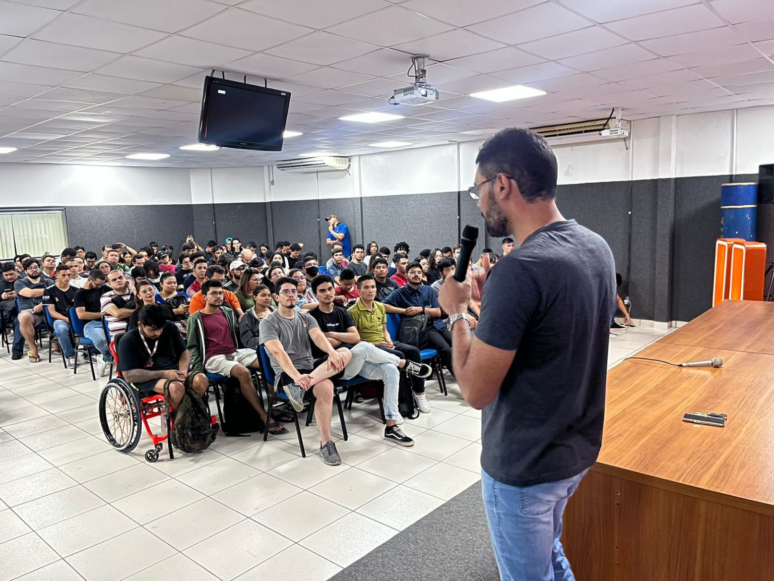 ‘Aulão’ do programa English Manaus acontece nesta quarta