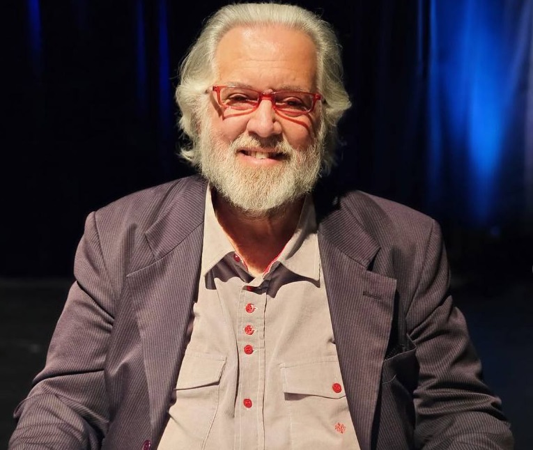 Leão Lobo diz que jogador ameaçou jogá-lo de sacada de prédio após sex0