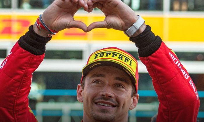 Leclerc supera Verstappen e larga na pole no México; Hamilton sai em 6º