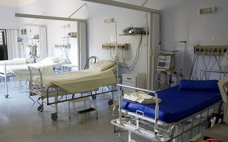 Casa de eventos é condenada a comprar respirador para UTI