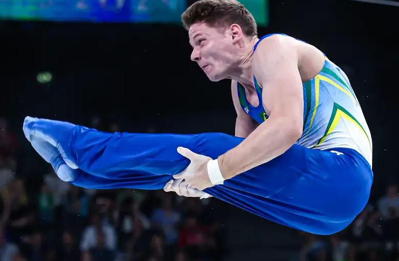 Diogo Soares avança à final da ginástica artística masculina em Paris