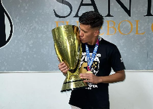 Zagueiro recebe sondagens e aguarda proposta do Santos para renovar