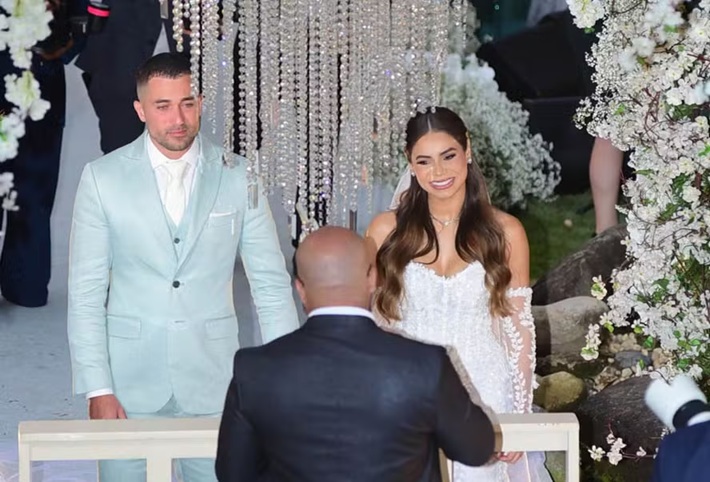 Lexa se casa com ator Ricardo Vianna no RJ; fotos