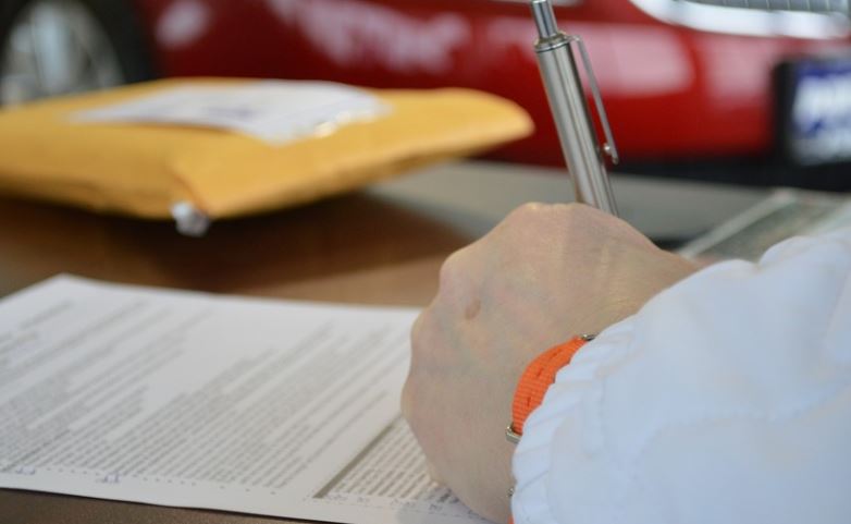 Bancos já podem fazer empréstimo consignado do Auxílio Brasil e BPC