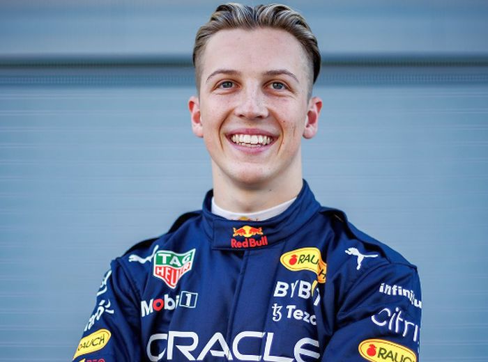 Substituto de Ricciardo impressiona, e volta do australiano está indefinida
