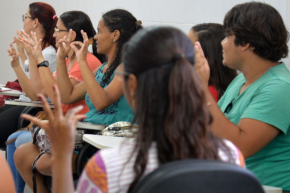 Sesc oferta curso de Libras personalizado para empresas