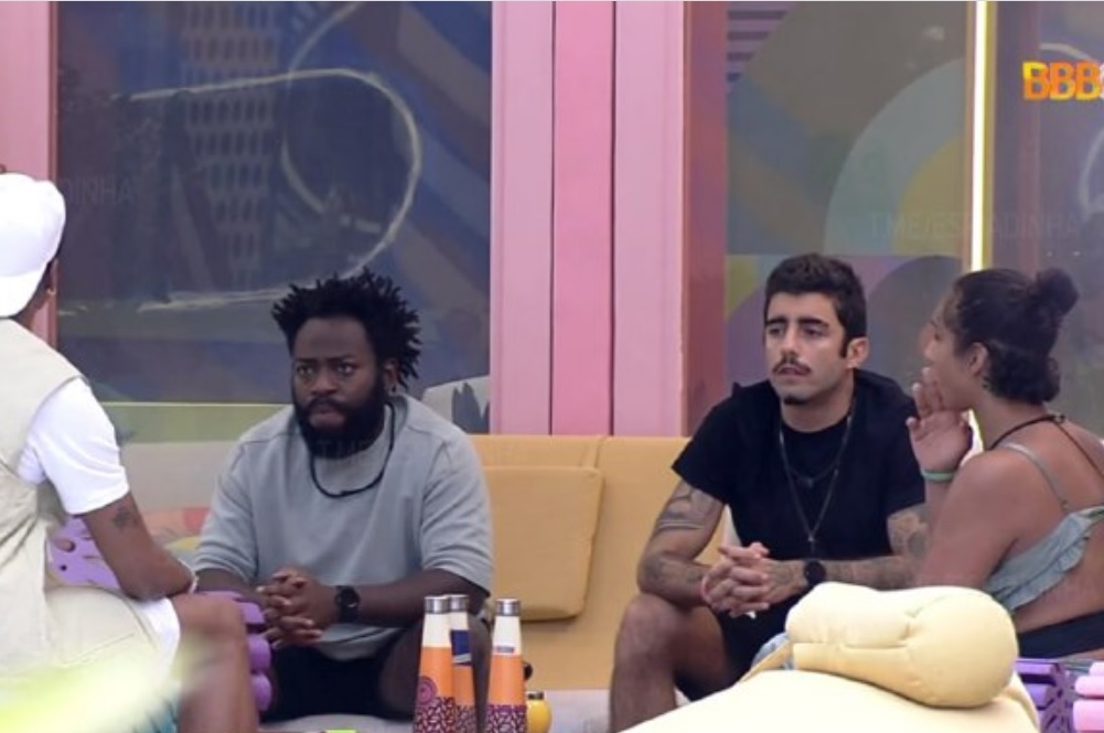 Lina chama Scooby, PA e DG para conversa antes de indicação