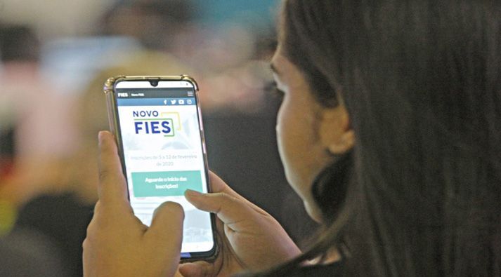 MEC prorroga para 26 de maio convocação da lista de espera do Fies