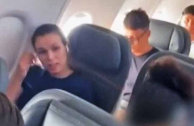 Mulher que discutiu por assento em avião é ex-candidata a deputada