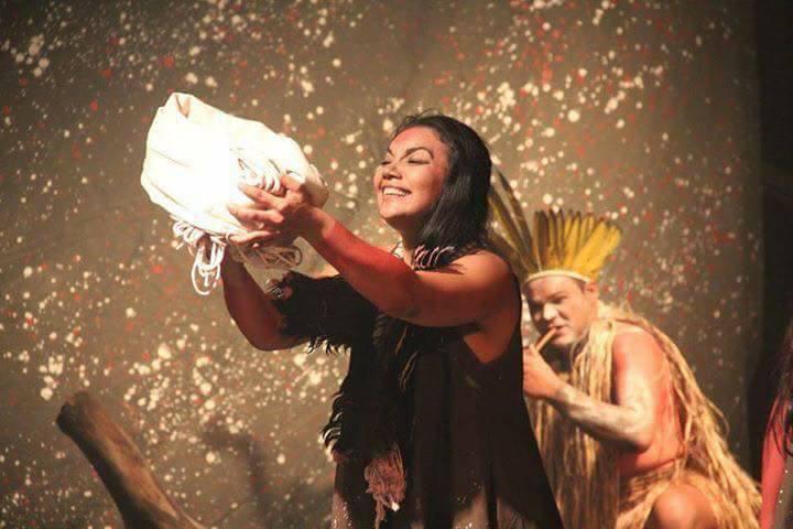 Trilogia 'O outro entre nós' ganha publicação em livro