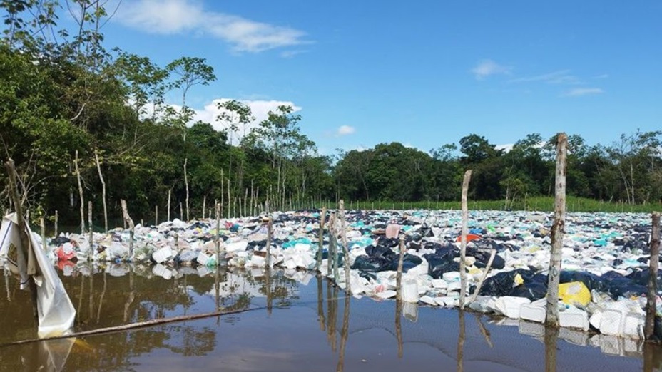 DPE aciona governo contra lixão do Peru contaminando rio no Amazonas