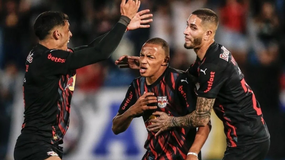 Bragantino vence Grêmio por 1 a 0 e encerra jejum de cinco jogos