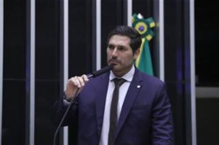 Deputado desiste de ouvir Gabriel Menino na CPI das apostas