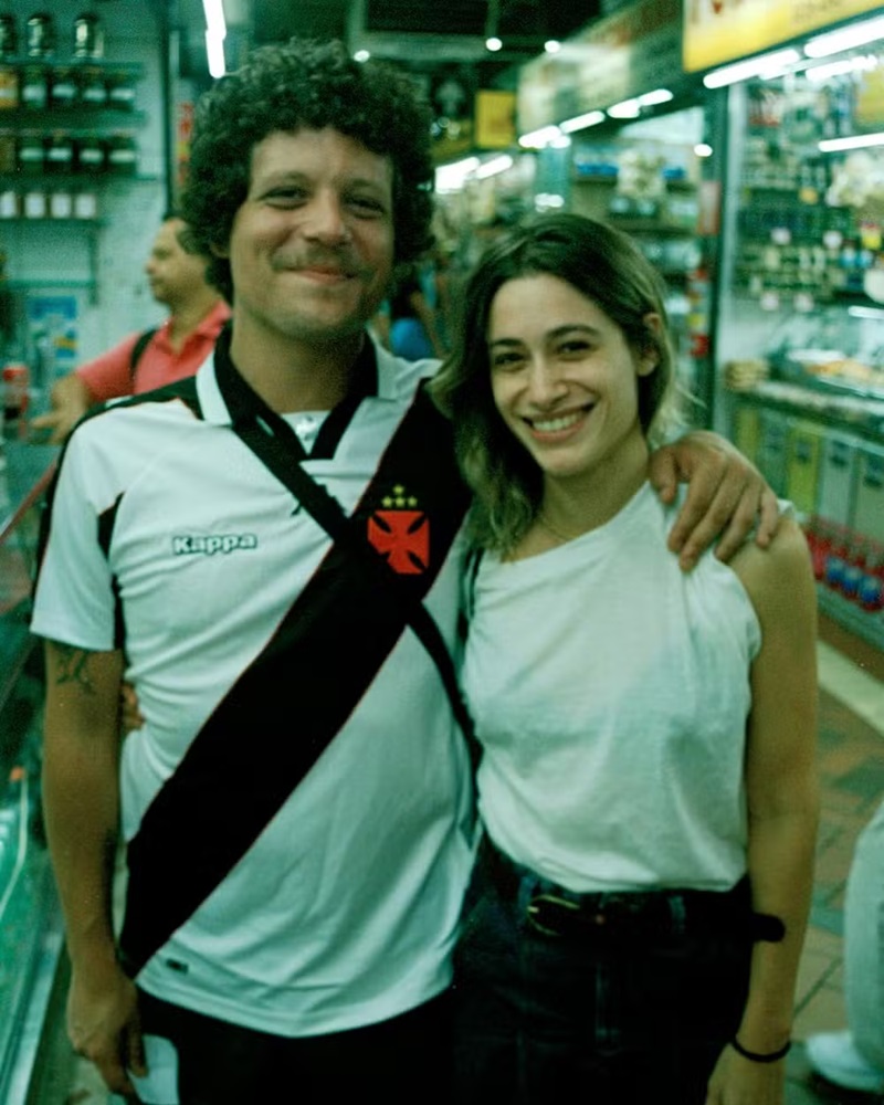 Apaixonada, Luisa Arraes posa com Chico Chico: "O casal mais sorridente"