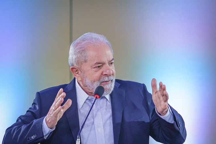 Lula convoca líderes e ministros para reunião de emergência hoje