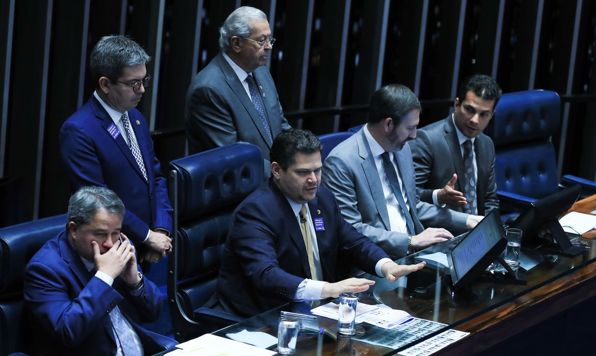 Senado aprova mudanças polêmicas na Lei da Ficha Limpa; confira 
