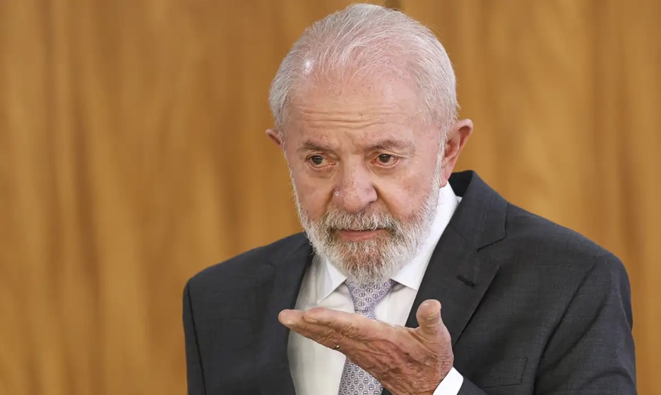Lula diz que governo não conseguiu falar com ninguém dos EUA