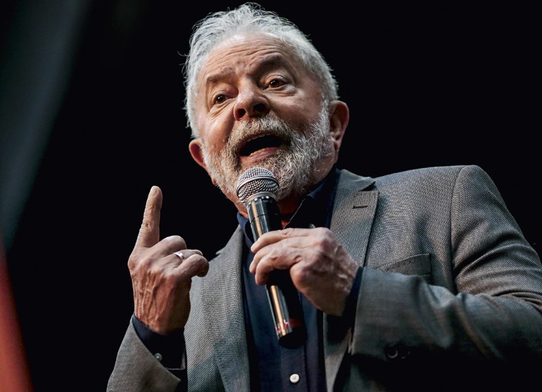 Lula tem 50% e Bolsonaro 43%, mostra pesquisa Ipec