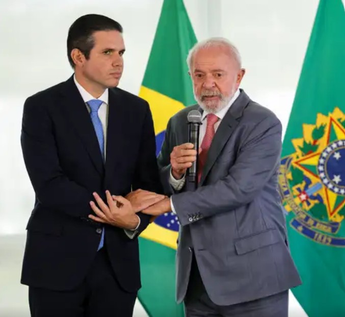 Lula e Hugo Motta irão se reunir para discutir fim da escala 6x1