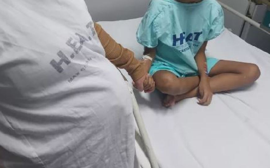 Grávida entra em luta corporal com pitbull para salvar filha de 9 anos