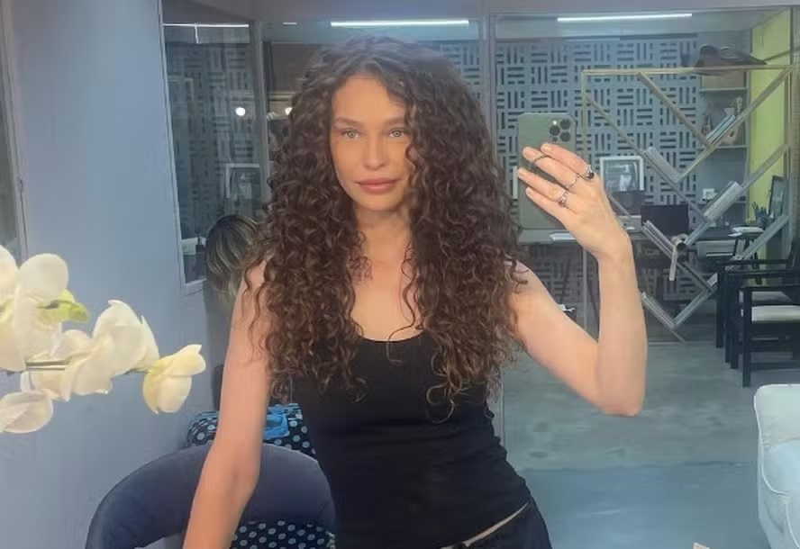 Atriz desaparecida há 3 dias é encontrada ferida em quarto de hotel