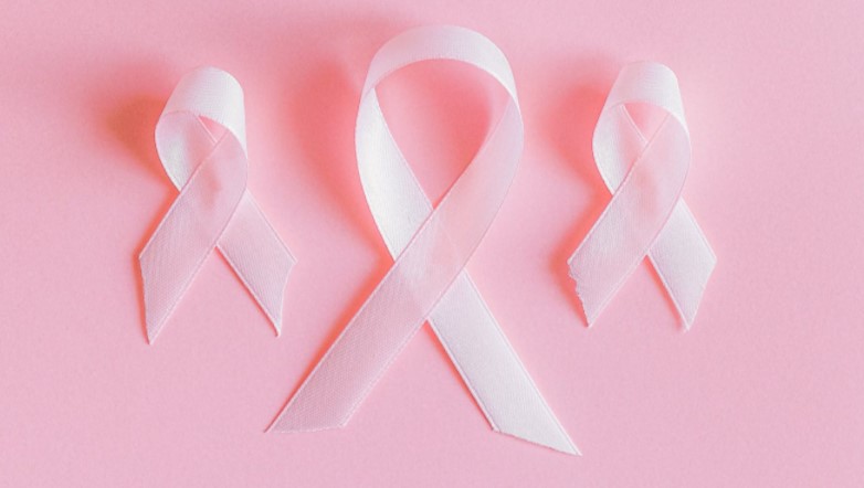 Histórico familiar é fator de risco para cânceres de ovário e mama