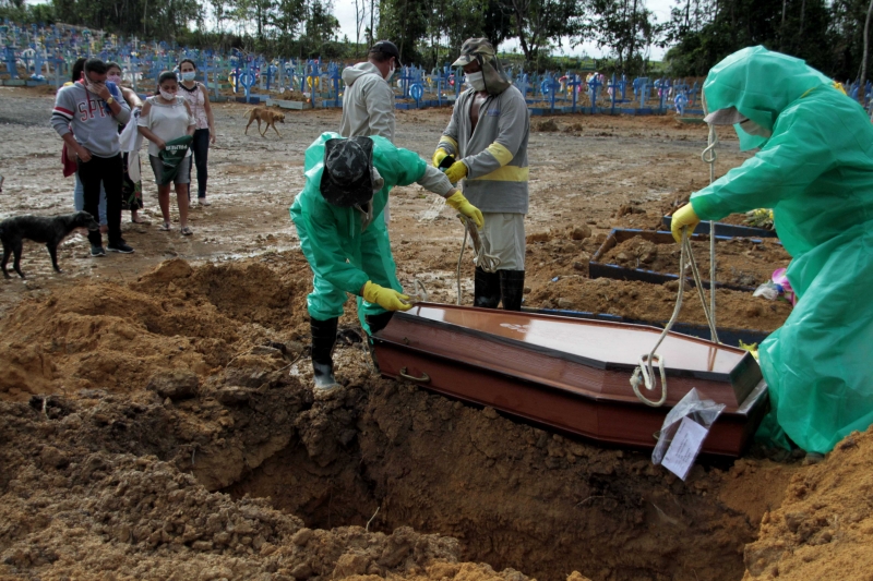 Cemitérios de Manaus registram duas mortes por covid-19 nas últimas 24h