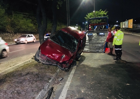 Motorista fica ferido após acidente de trânsito em avenida de Manaus