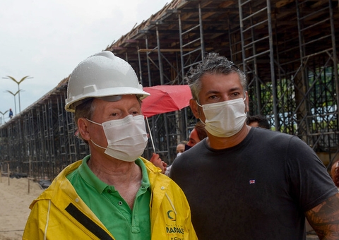 Prefeito vistoria obra da estação de transferência Arena em Manaus