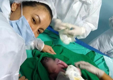 Jovem vai à UPA com dores na barriga e descobre que estava dando à luz