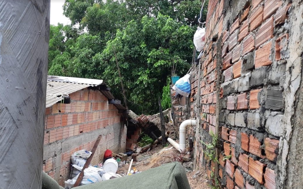 Defesa Civil atende diversas ocorrências causadas pela chuva em Manaus