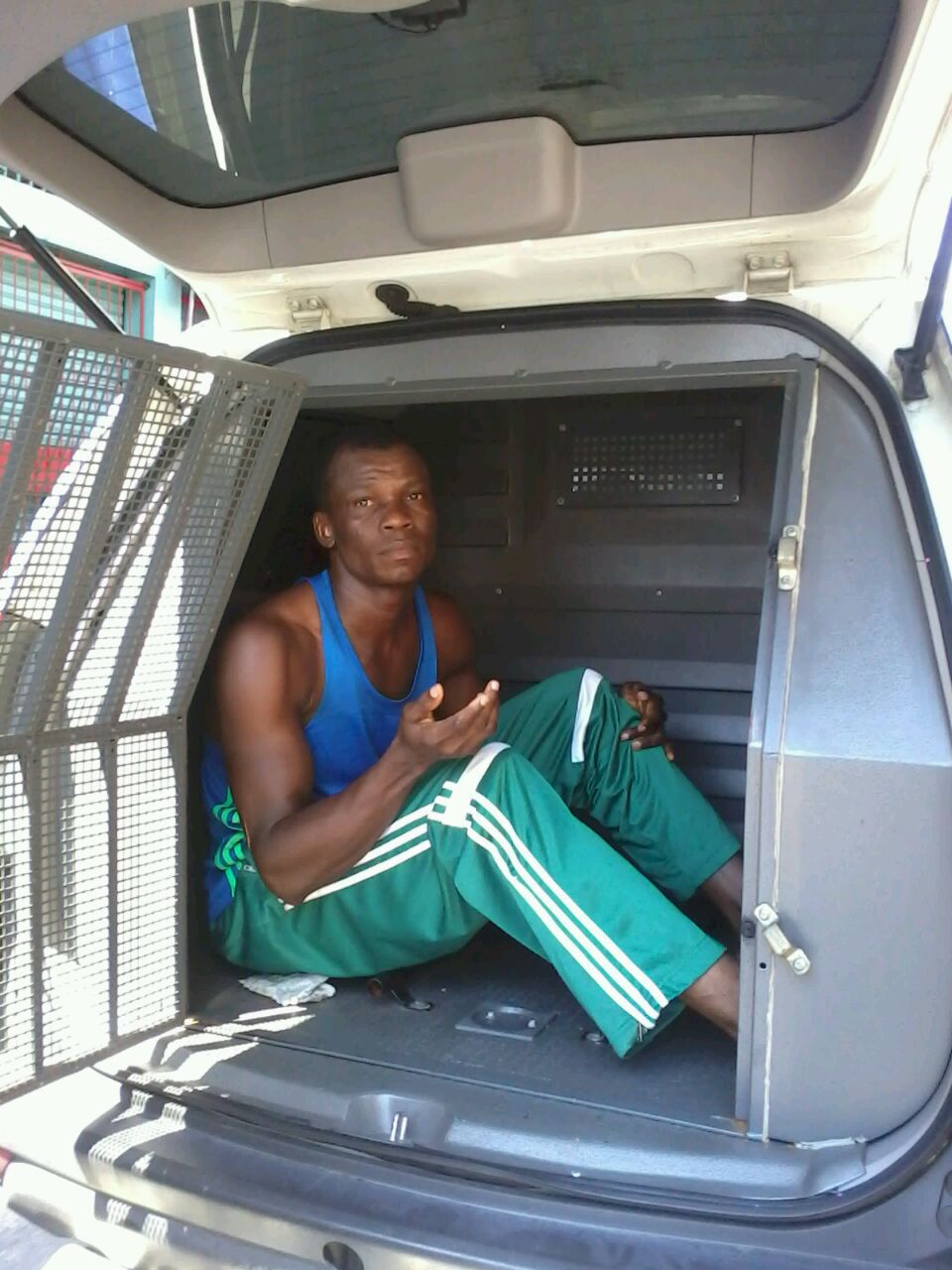 Haitiano é preso por suspeita de aliciamento de menor