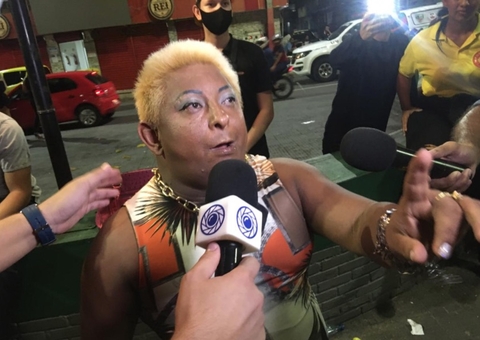 Patixa Teló é flagrada sem máscara em bar e reclama de Wilson Lima