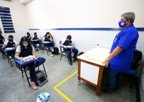 Seduc convoca professores aprovados em seletivo para atuação em Manaus