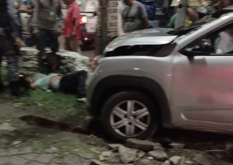Homem fica ferido ao ser atropelado na frente de pizzaria em Manaus