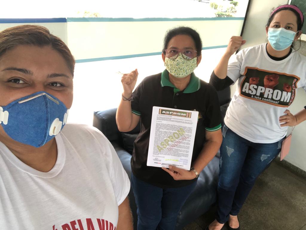 Professoras são retiradas à força da sede da Seduc em Manaus